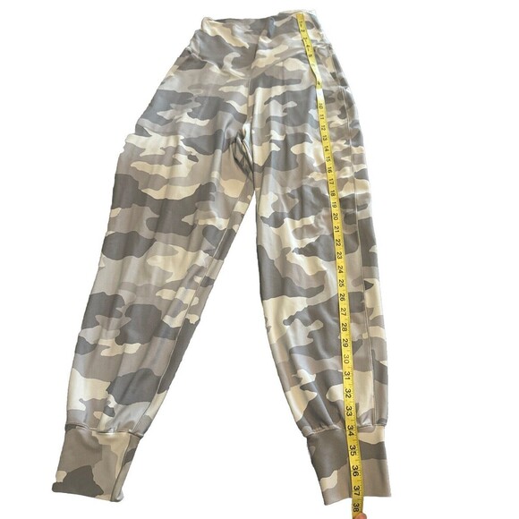 Offline By Aerie Joggers GRAY Camouflage Real Me High Rise Leggings Pockets Sz M - Picture 3 of 8